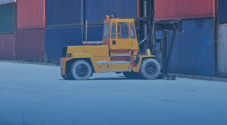 Risiko dan Cara Menghindari Overweight Container dalam Logistik